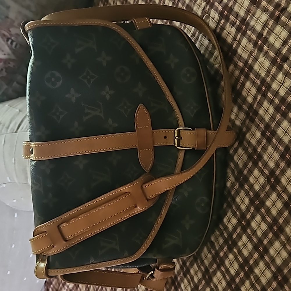 Authentic Vintage Louis Vuitton Saumur 30 Crossbody
